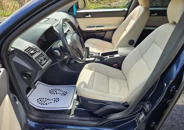 VOLVO V50 DPF D3 Summum