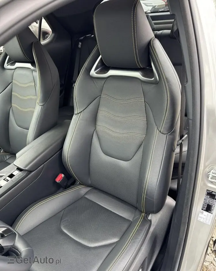 TOYOTA C-HR 2.0 Hybrid Dynamic Force Executive Premiere Edition