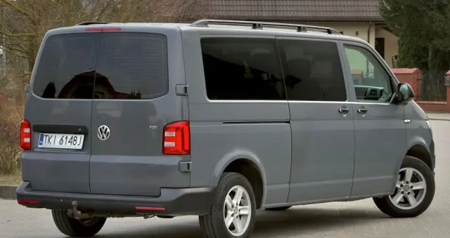 VOLKSWAGEN Transporter DSG Kurz Plus Comfortline