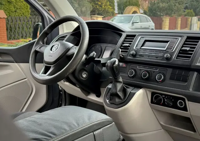VOLKSWAGEN Transporter DSG Kurz Plus Comfortline