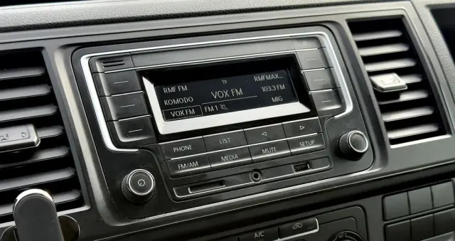 VOLKSWAGEN Transporter DSG Kurz Plus Comfortline