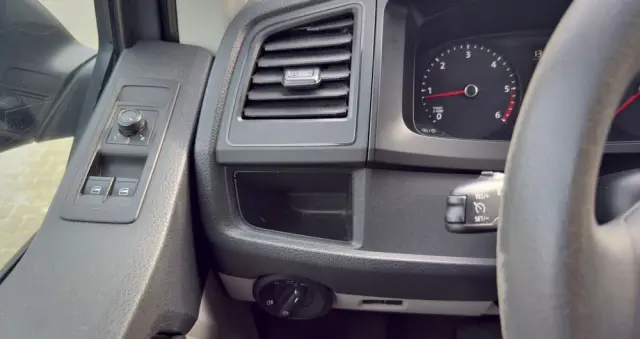 VOLKSWAGEN Transporter DSG Kurz Plus Comfortline