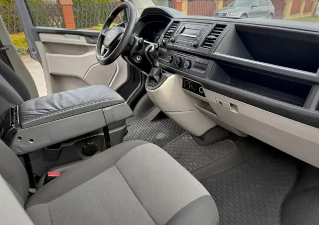 VOLKSWAGEN Transporter DSG Kurz Plus Comfortline