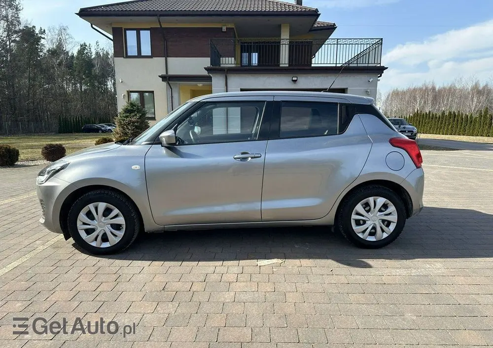 SUZUKI Swift 