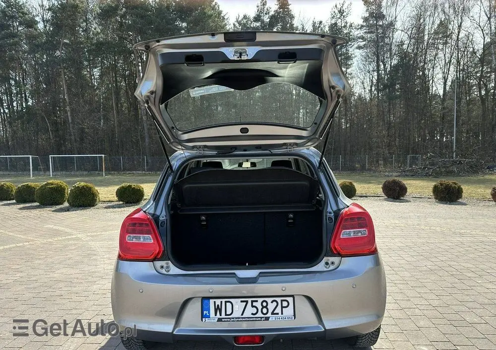 SUZUKI Swift 