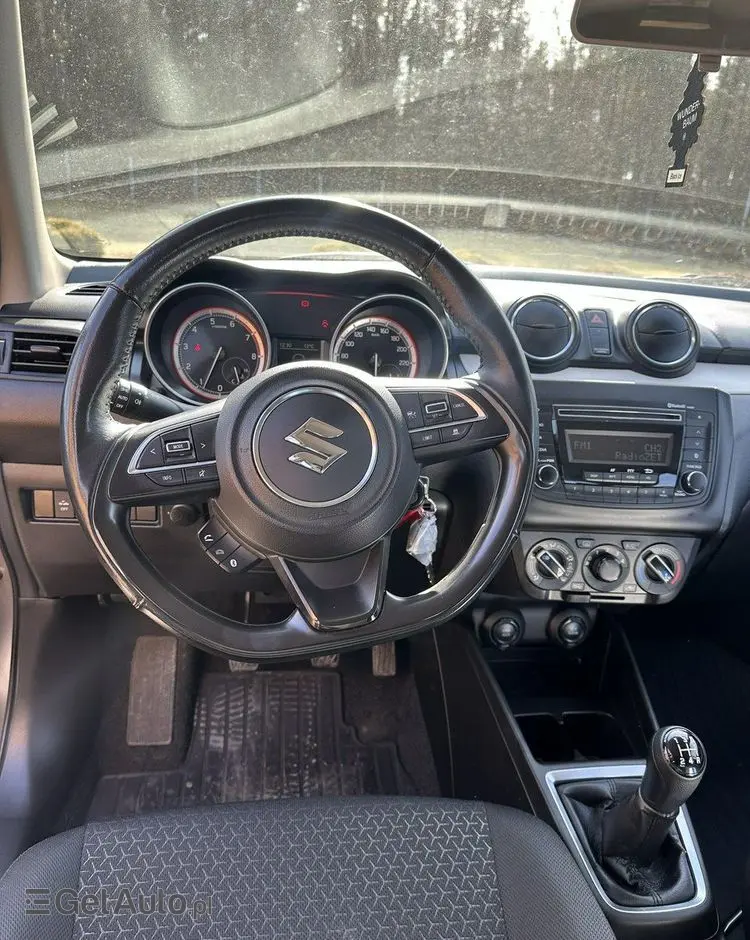 SUZUKI Swift 