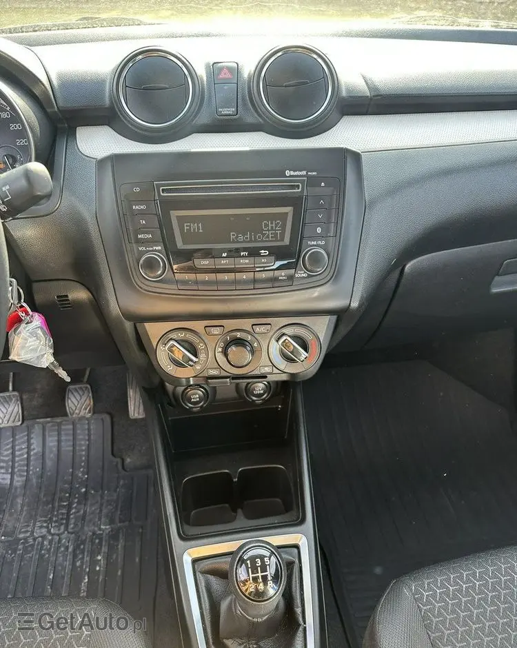 SUZUKI Swift 