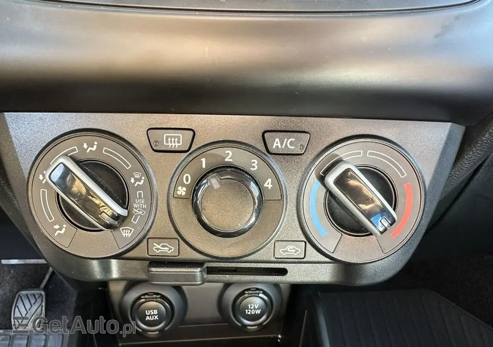 SUZUKI Swift 