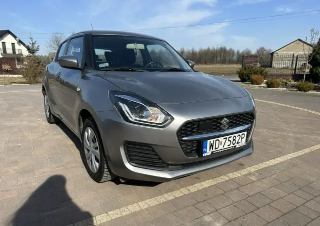 SUZUKI Swift 