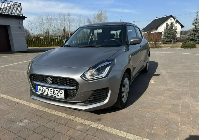 SUZUKI Swift 