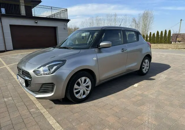 SUZUKI Swift 