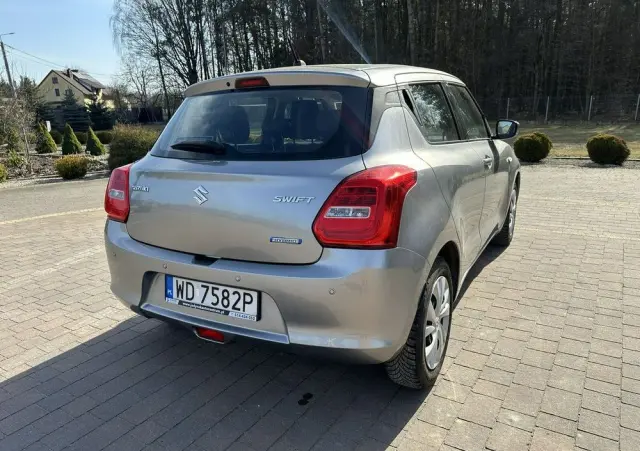 SUZUKI Swift 