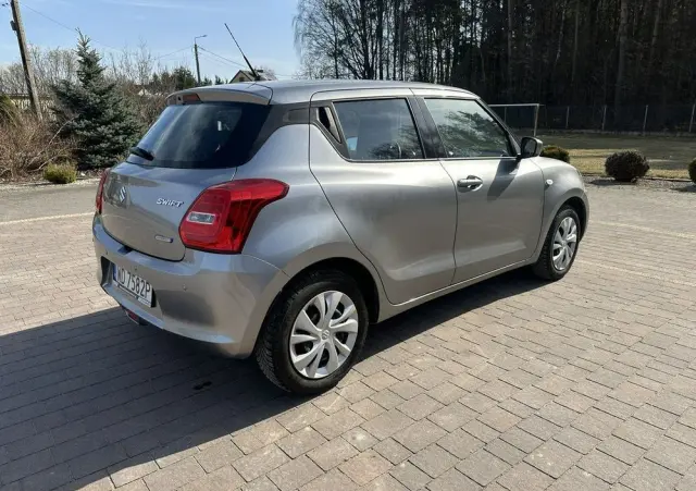 SUZUKI Swift 