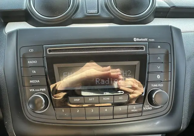 SUZUKI Swift 