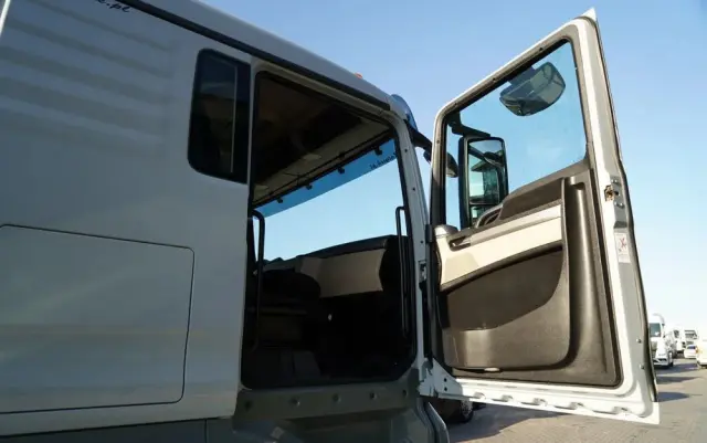 MAN TGX 18.500 / 4x4 / HYDRAULIKA / HYDRODRIVE / NISKA KABINA / EURO 6 / 