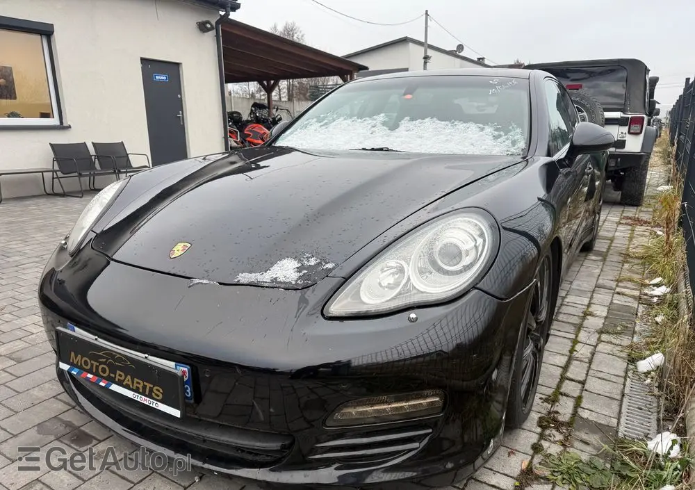 PORSCHE Panamera 4S