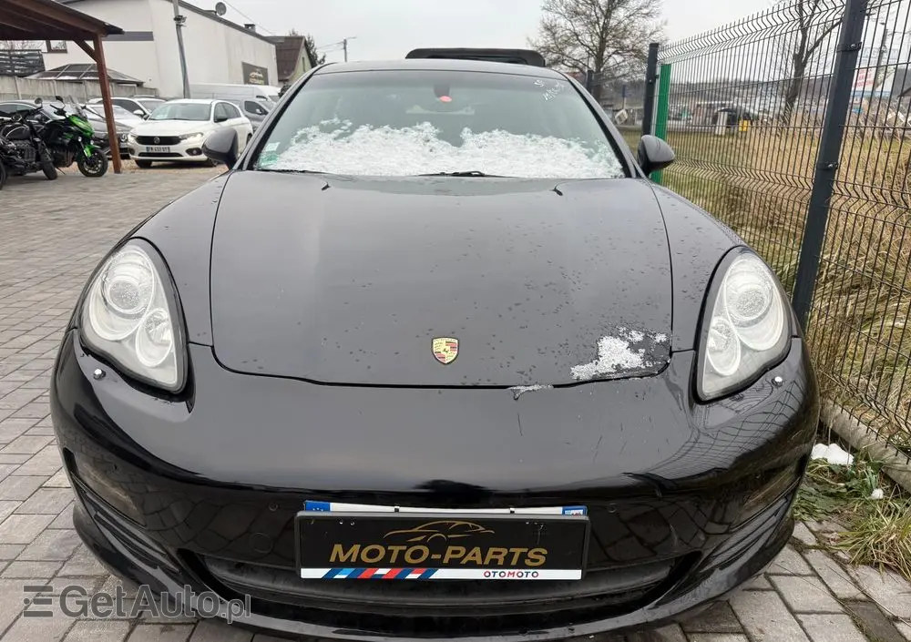 PORSCHE Panamera 4S