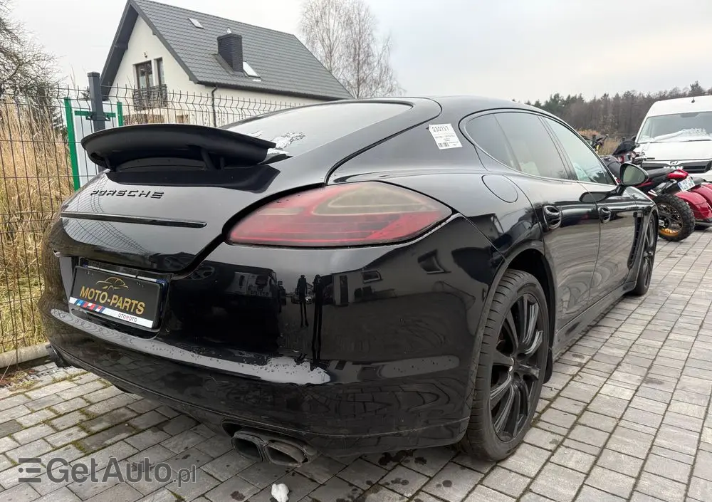 PORSCHE Panamera 4S