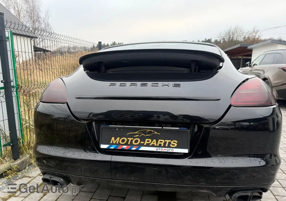PORSCHE Panamera 4S