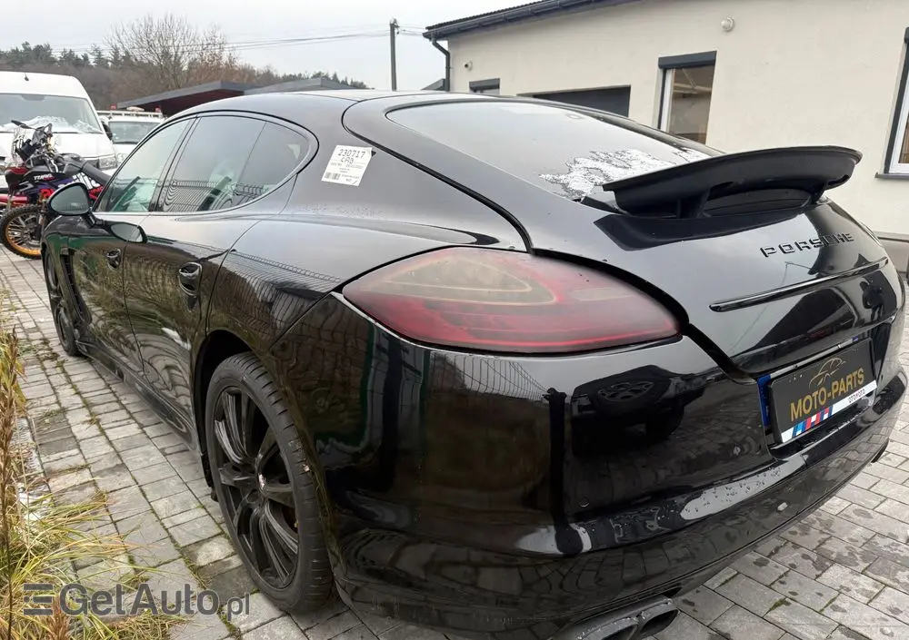 PORSCHE Panamera 4S