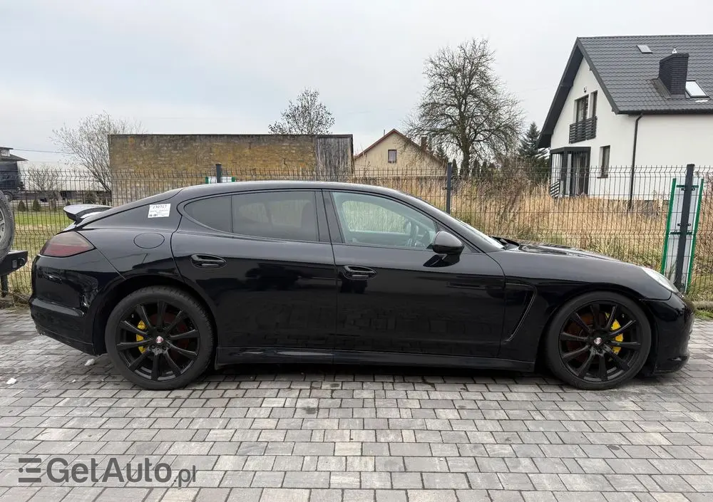 PORSCHE Panamera 4S