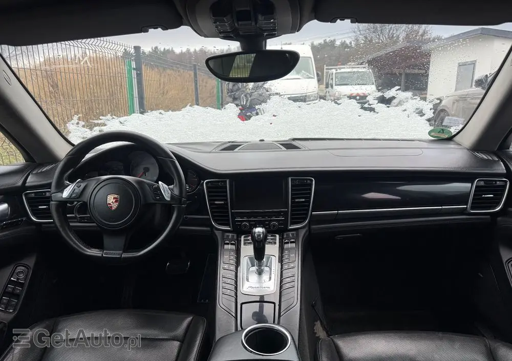PORSCHE Panamera 4S