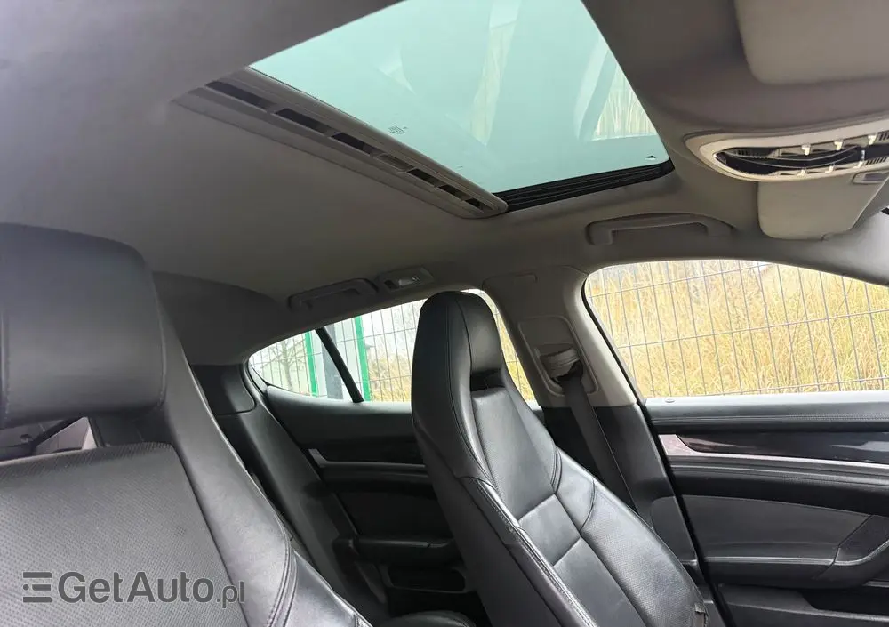 PORSCHE Panamera 4S