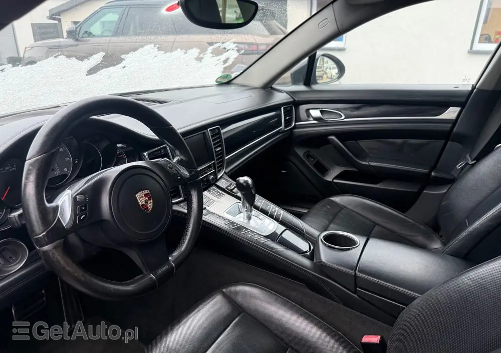 PORSCHE Panamera 4S