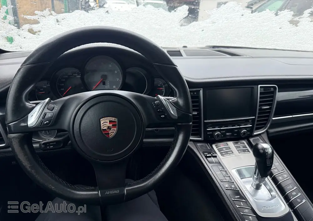 PORSCHE Panamera 4S