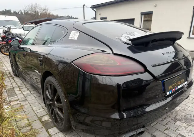 PORSCHE Panamera 4S