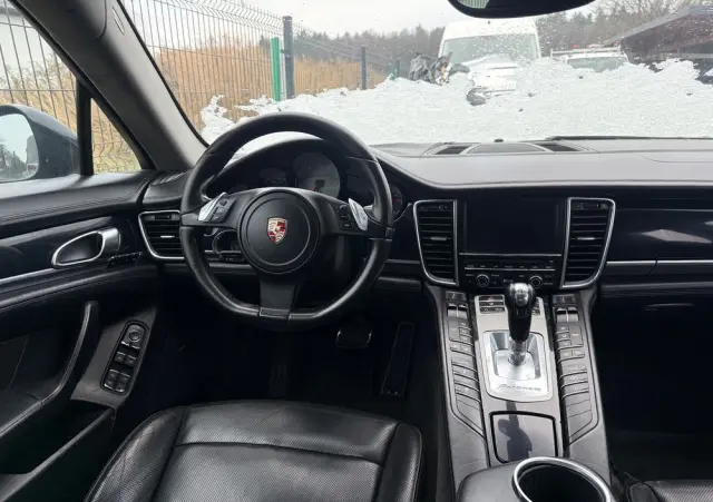 PORSCHE Panamera 4S