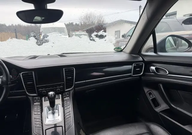 PORSCHE Panamera 4S