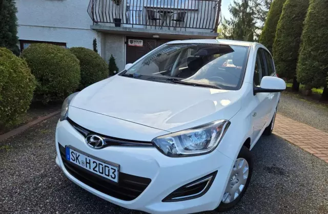 HYUNDAI I20 