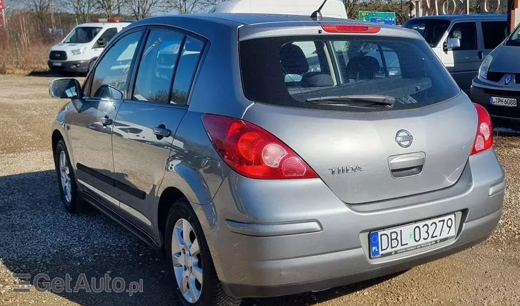 NISSAN Tiida 