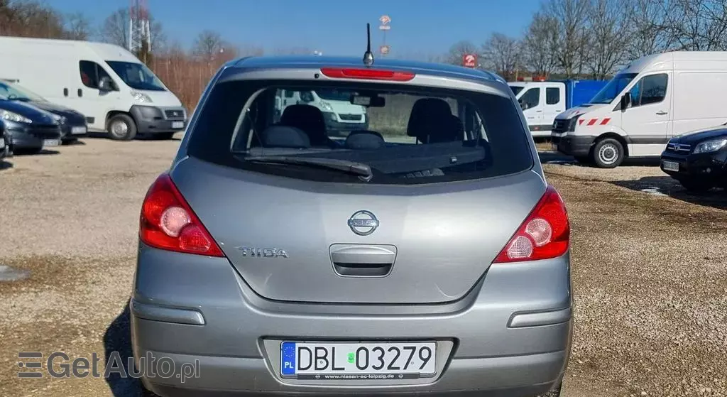 NISSAN Tiida 