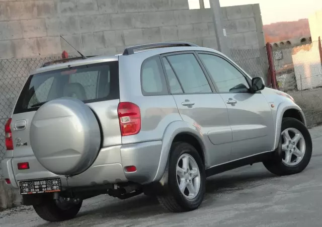 TOYOTA RAV4 2.0 VVT-i 4x4