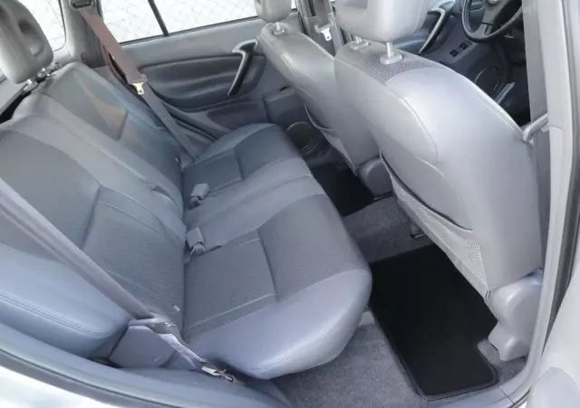 TOYOTA RAV4 2.0 VVT-i 4x4