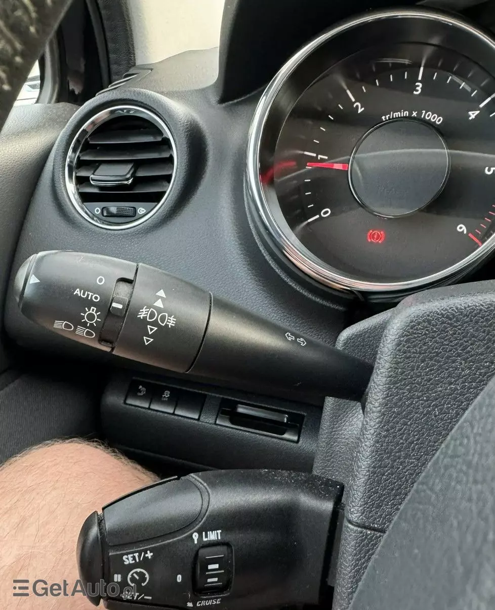 PEUGEOT 3008 HDi FAP 115 Allure