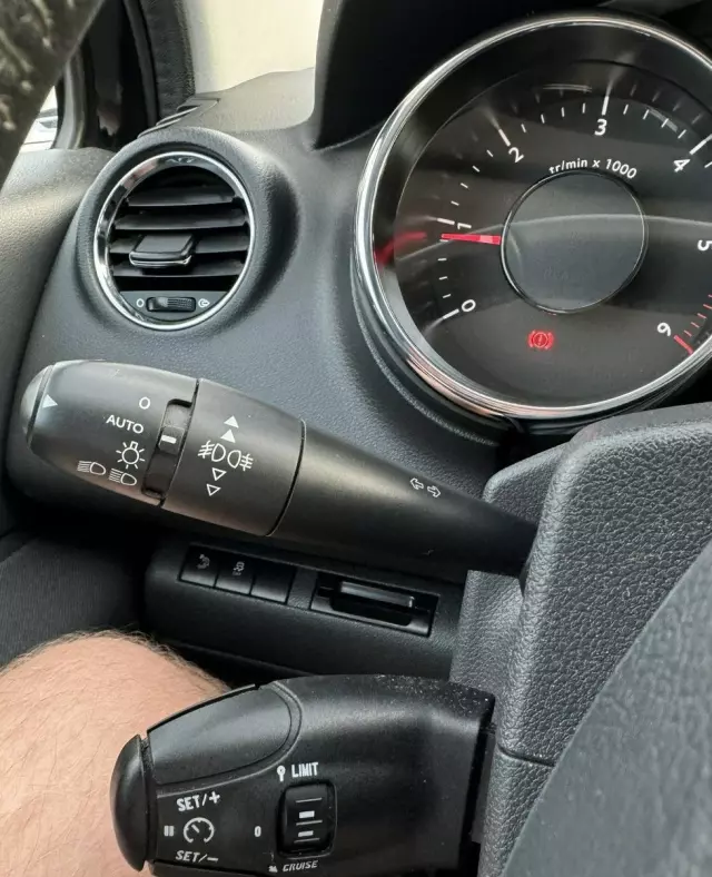 PEUGEOT 3008 HDi FAP 115 Allure