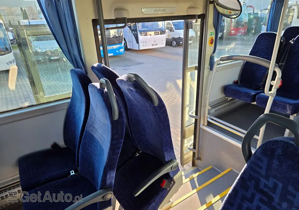 MAN LION'S INTERCITY/ SPROWADZONY Z FRANCJI/ DŁUGOŚĆ 12.30 M / PODWÓJNE SZYBY BOCZNE/ 179 000 KM 