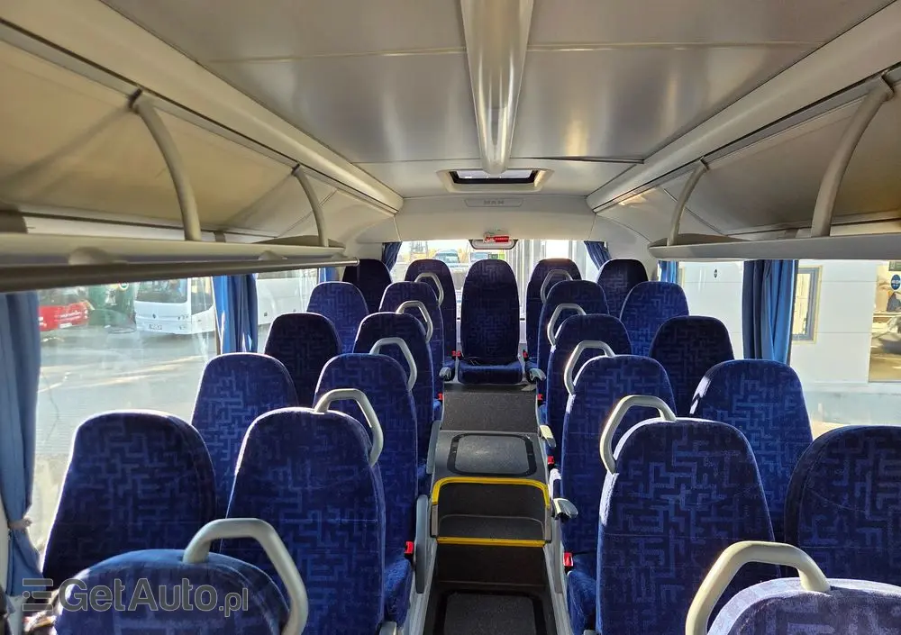 MAN LION'S INTERCITY/ SPROWADZONY Z FRANCJI/ DŁUGOŚĆ 12.30 M / PODWÓJNE SZYBY BOCZNE/ 179 000 KM 