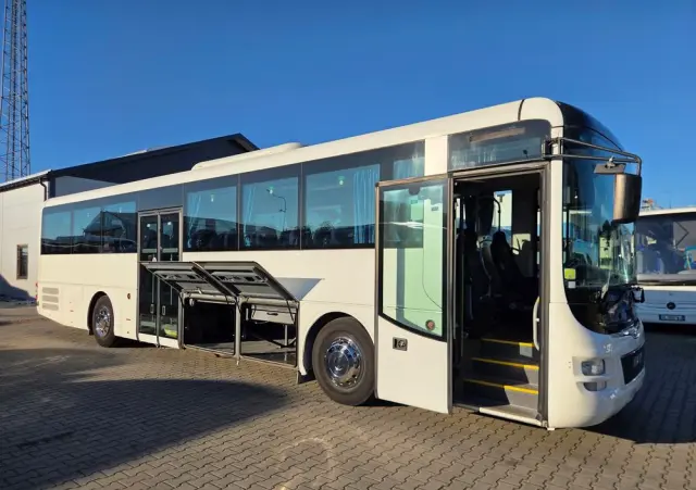 MAN LION'S INTERCITY/ SPROWADZONY Z FRANCJI/ DŁUGOŚĆ 12.30 M / PODWÓJNE SZYBY BOCZNE/ 179 000 KM 