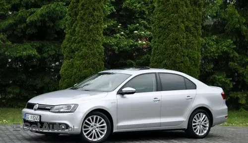 VOLKSWAGEN Jetta 