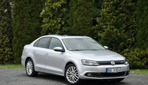VOLKSWAGEN Jetta 