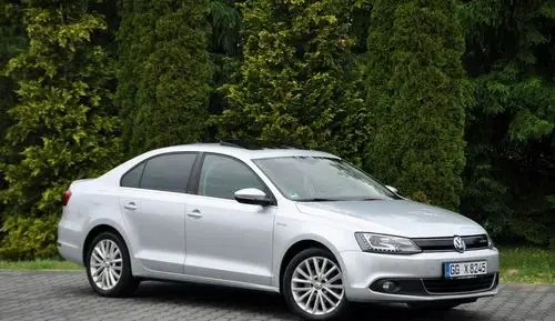 VOLKSWAGEN Jetta 