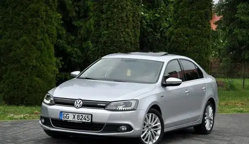 VOLKSWAGEN Jetta 