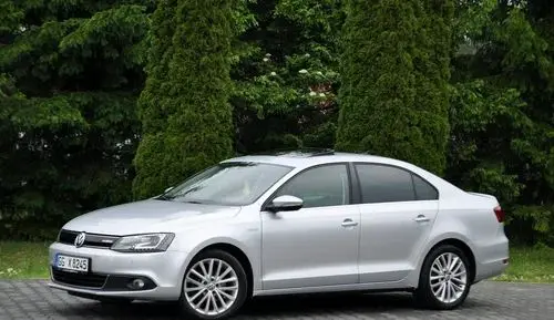 VOLKSWAGEN Jetta 