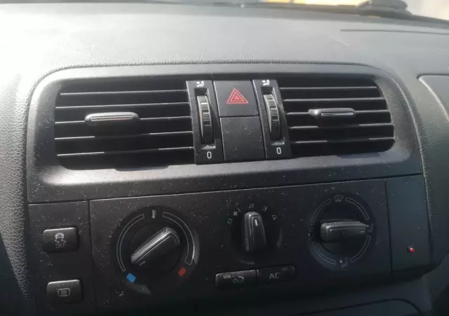 SKODA Fabia 1.2 TSI Active