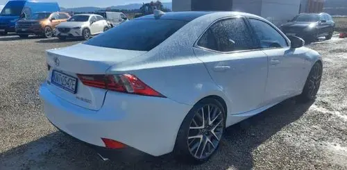 LEXUS IS 
