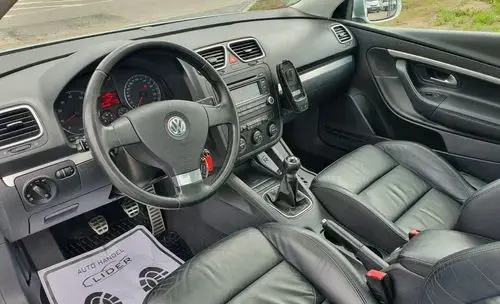 VOLKSWAGEN Eos 